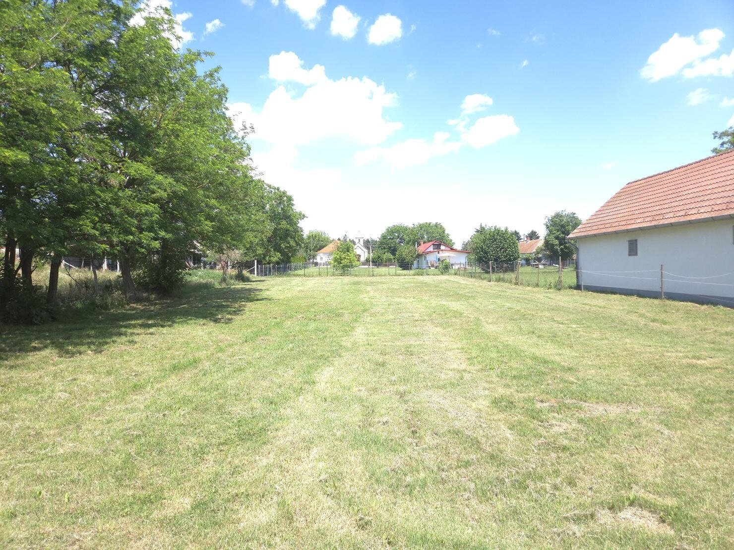Baugrundstück nur rund 15 Minuten südlich vom Balaton Baugrundstück nur rund 15 Minuten südlich vom Balaton