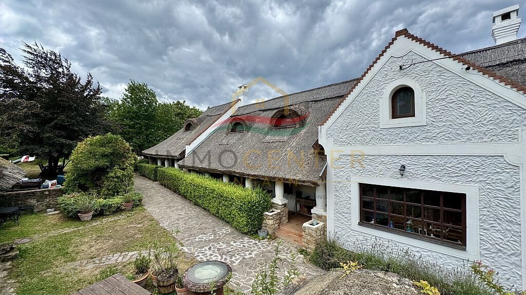 (AAA) Herrenhaus im wunderschönen Hinterland des nördlichen Balatons (AAA) Herrenhaus im wunderschönen Hinterland des nördlichen Balatons