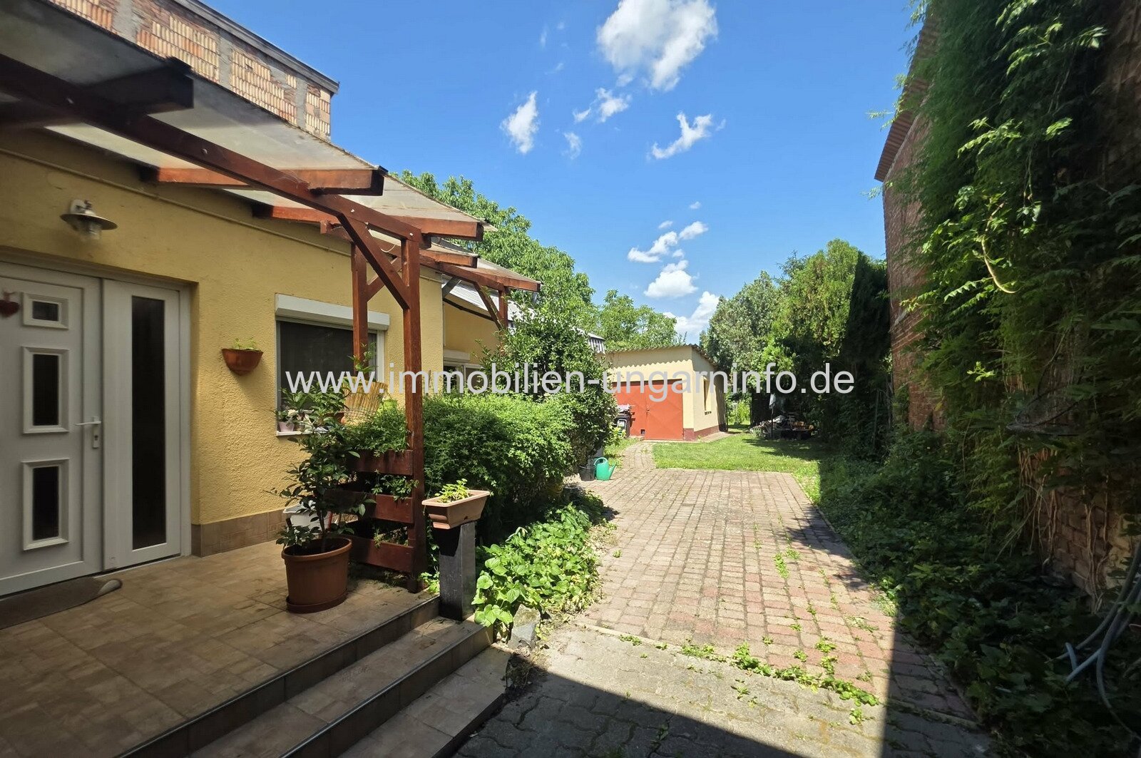 In Marcali steht ein Einfamilienhaus im bürgerlichen Stil im Stadtzentrum zum Verkauf In Marcali steht ein Einfamilienhaus im bürgerlichen Stil im Stadtzentrum zum Verkauf