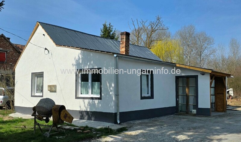 Renoviertes Einfamilienhaus in der Nähe des Plattensees Renoviertes Einfamilienhaus in der Nähe des Plattensees