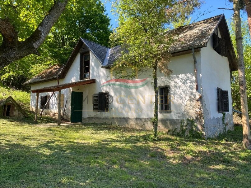 (BCA) Sanierungsbedürftiges Haus in Alleinlage (BCA) Sanierungsbedürftiges Haus in Alleinlage