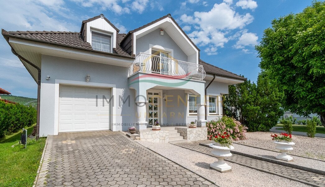 (AAA) Großzügiges Einfamilienhaus mit beeindruckendem Swimmingpool - Ideal als Familienwohnsitz oder Kapitalanlage (AAA) Großzügiges Einfamilienhaus mit beeindruckendem Swimmingpool - Ideal als Familienwohnsitz oder Kapitalanlage