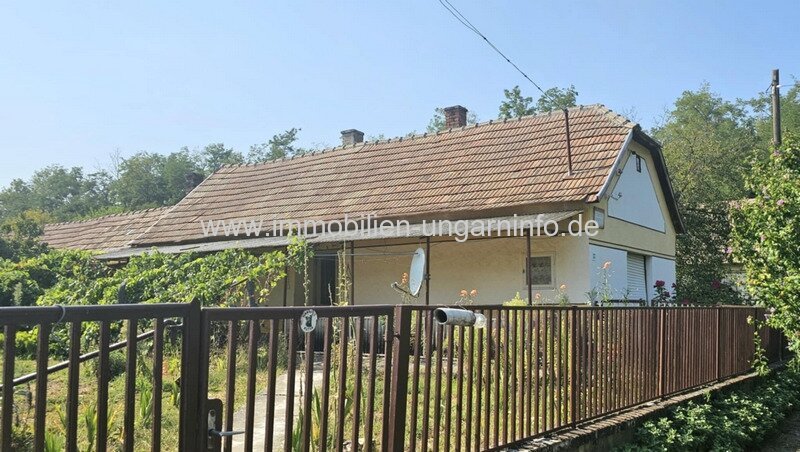 3-Zimmer-Einfamilienhaus in einem kleinen Dorf im Komitat Somogy zu verkaufen 3-Zimmer-Einfamilienhaus in einem kleinen Dorf im Komitat Somogy zu verkaufen