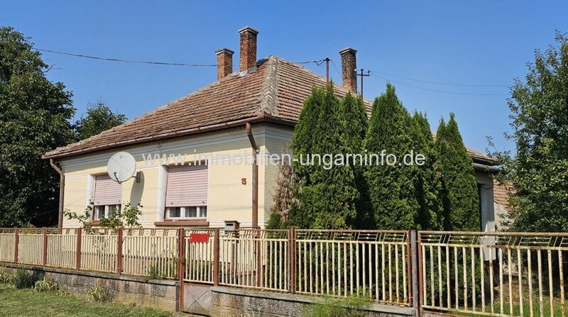 17 km vom Balaton entfernt, sofort bezugsfertiges Einfamilienhaus mit großem Grundstück 17 km vom Balaton entfernt, sofort bezugsfertiges Einfamilienhaus mit großem Grundstück