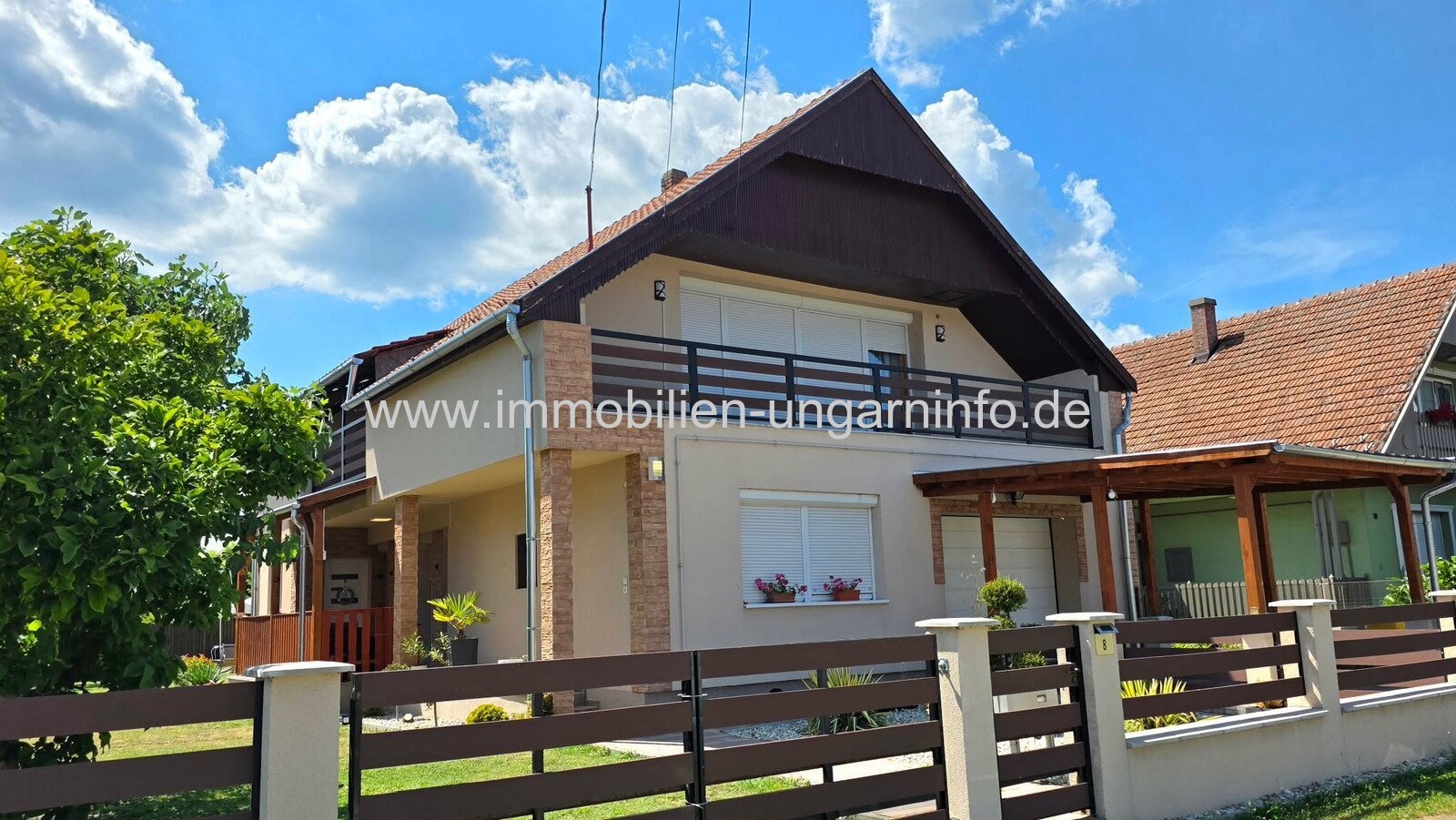 In Marcali steht ein renoviertes Einfamilienhaus mit ausgebautem Dachgeschoss zum Verkauf In Marcali steht ein renoviertes Einfamilienhaus mit ausgebautem Dachgeschoss zum Verkauf