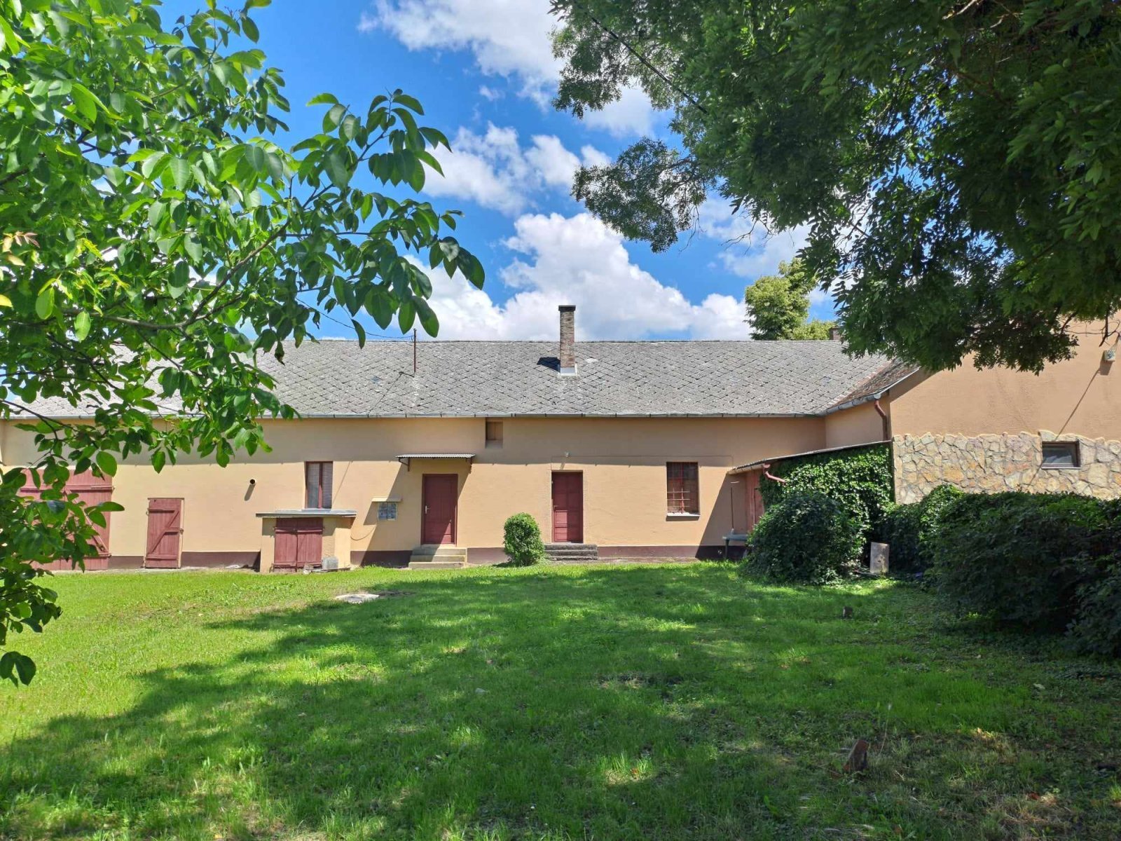 (AAA) Großes Familienhaus in wunderschöner Lage (AAA) Großes Familienhaus in wunderschöner Lage