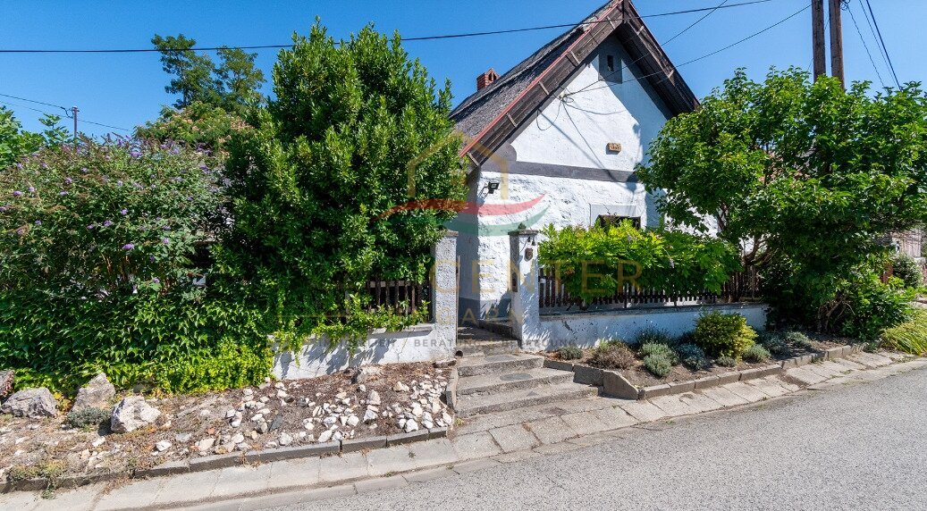 (AAA) Märchenhafter Panoramablick am Nordufer u. am Fuße der Burg Szigliget (AAA) Märchenhafter Panoramablick am Nordufer u. am Fuße der Burg Szigliget