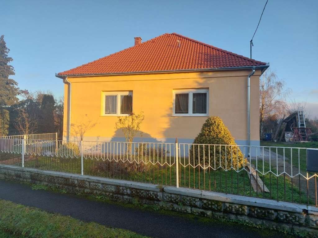Neu renoviertes Landhaus Nähe Österreich mit großem Grundstück für Selbstversorger Neu renoviertes Landhaus Nähe Österreich mit großem Grundstück für Selbstversorger
