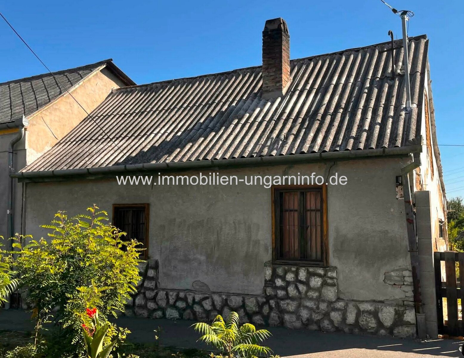 Einfamilienhaus im östlichen Stadtteil von Kaposvár zu verkaufen, renovierungsbedürftig Einfamilienhaus im östlichen Stadtteil von Kaposvár zu verkaufen, renovierungsbedürftig