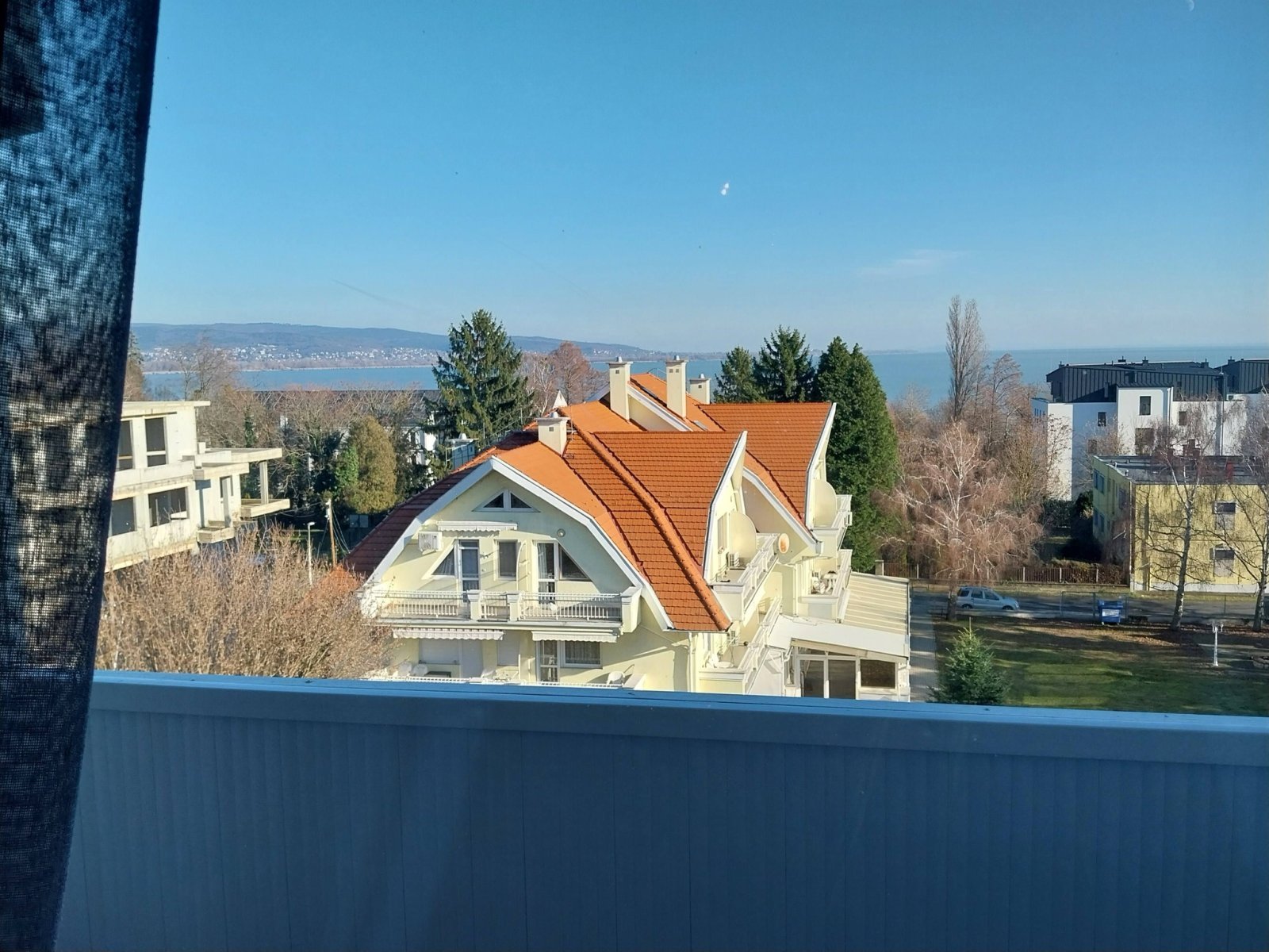 (AAA) Renoviertes kleines Studio-Apartment in guter Lage (AAA) Renoviertes kleines Studio-Apartment in guter Lage