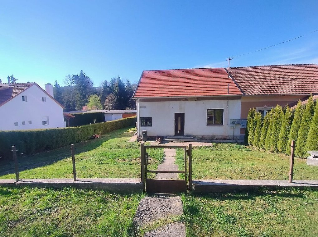 (ACA) Renovierungsbedürftiges Haus an der österreichisch-ungarischen Grenze, nahe dem Nationalpark (ACA) Renovierungsbedürftiges Haus an der österreichisch-ungarischen Grenze, nahe dem Nationalpark