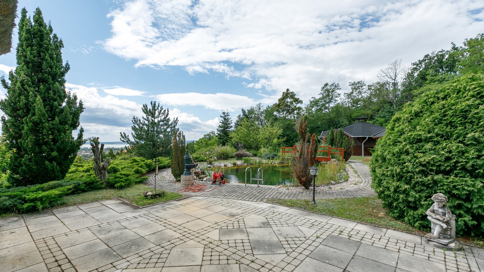 Terrasse, Schwimmteich