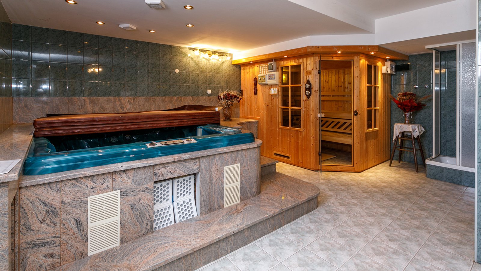 Jacuzzi, Sauna