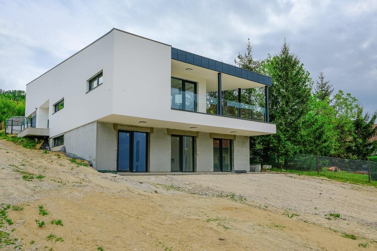 Einfamilienhaus im Bau in einer stillen, ruhigen Seitengasse in Gyenesdiás ist zu verkaufen Einfamilienhaus im Bau in einer stillen, ruhigen Seitengasse in Gyenesdiás ist zu verkaufen