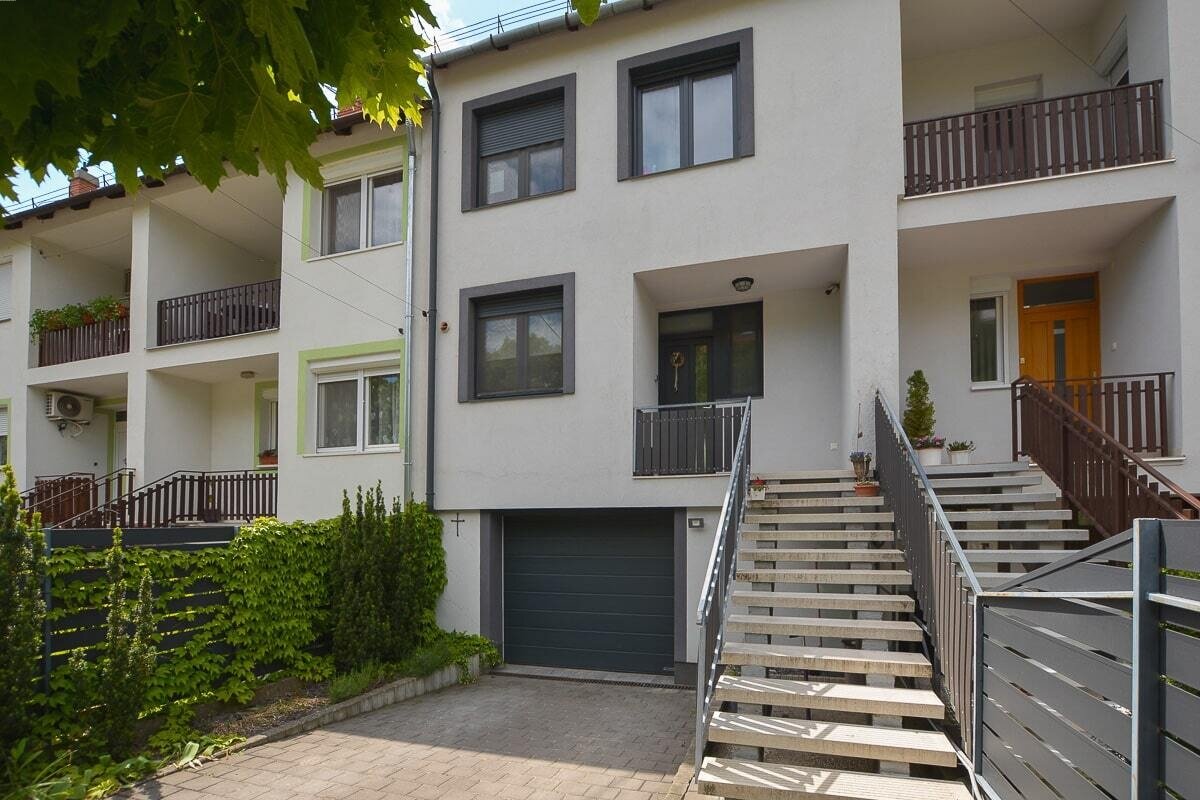 Gepflegte Reihenhauswohnng zentrumnah in Hévíz ist zu verkaufen Gepflegte Reihenhauswohnng zentrumnah in Hévíz ist zu verkaufen