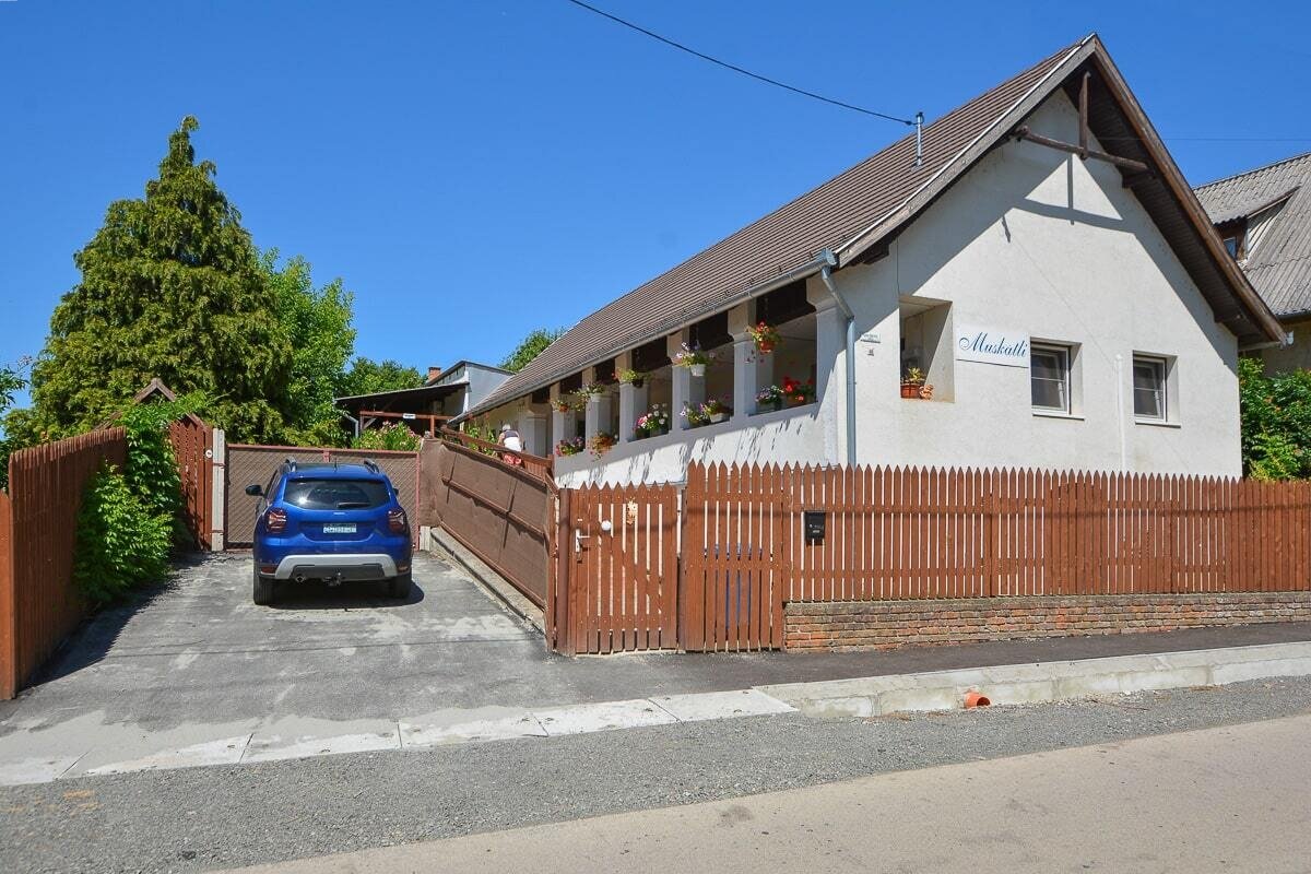 Vollständig saniertes Bürgerliches Einfamilienhaus in der Nähe von Dombóvár ist zu verkaufen Vollständig saniertes Bürgerliches Einfamilienhaus in der Nähe von Dombóvár ist zu verkaufen