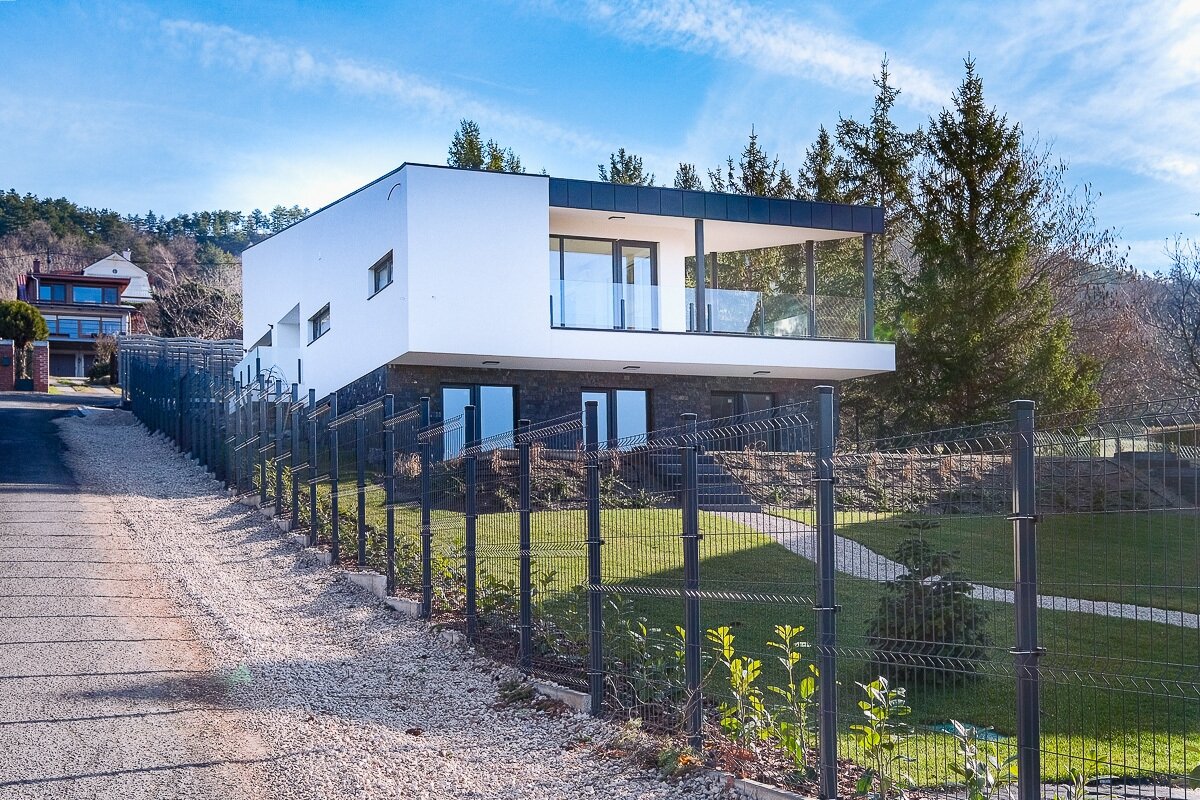 Einfamilienhaus im Bau in einer stillen, ruhigen Seitengasse in Gyenesdiás ist zu verkaufen Einfamilienhaus im Bau in einer stillen, ruhigen Seitengasse in Gyenesdiás ist zu verkaufen