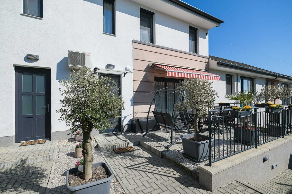 Anspruchsvolle Mehrfamilienhauswohnung mit fekventierter, doch ruhiger Lage in Heilbadstadt Hévíz ist zu verkaufen Anspruchsvolle Mehrfamilienhauswohnung mit fekventierter, doch ruhiger Lage in Heilbadstadt Hévíz ist zu verkaufen