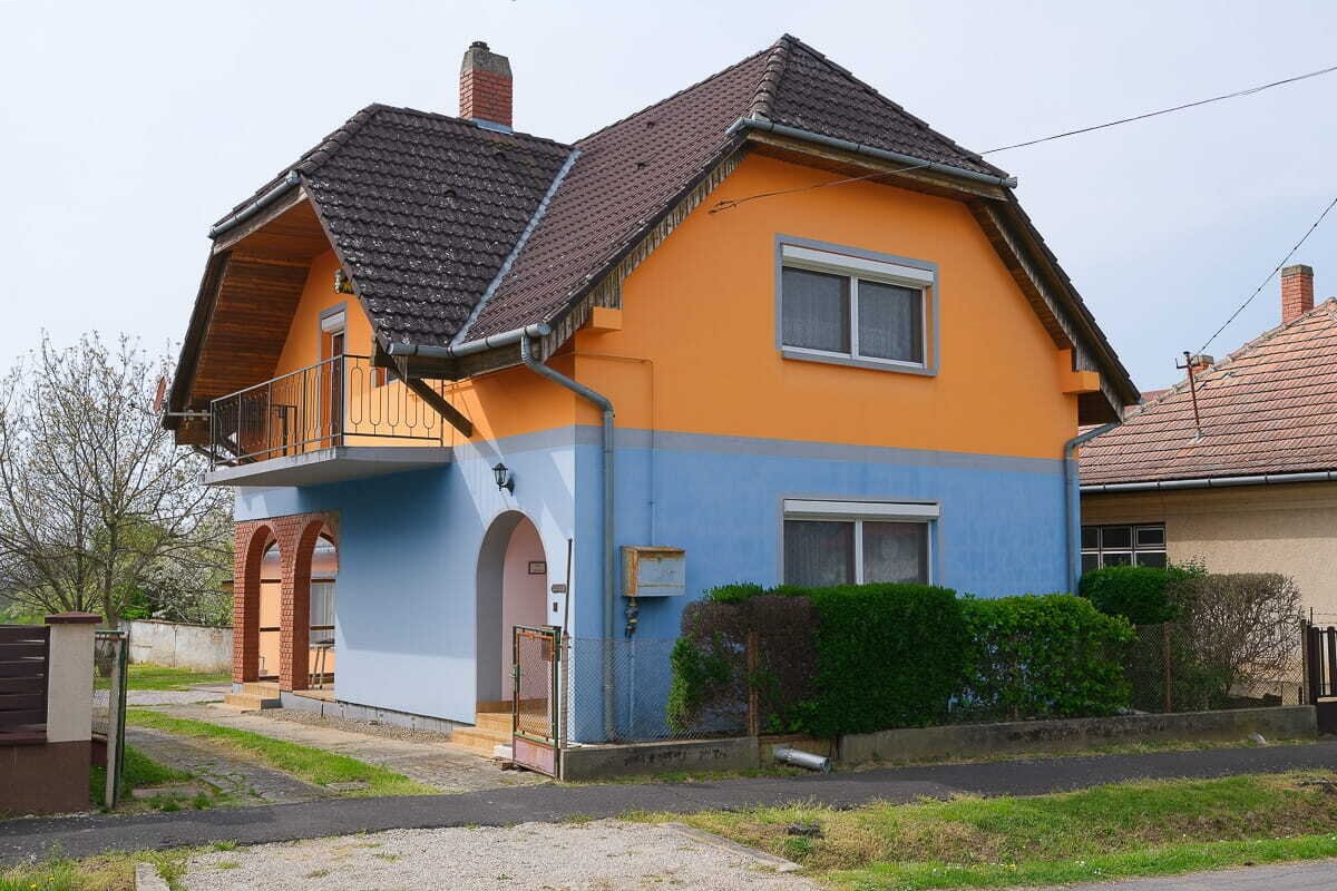 Einfamilienhaus in ruhiger, stiller Seitenstrasse in Balatonszentgyörgy ist zu verkaufen Einfamilienhaus in ruhiger, stiller Seitenstrasse in Balatonszentgyörgy ist zu verkaufen