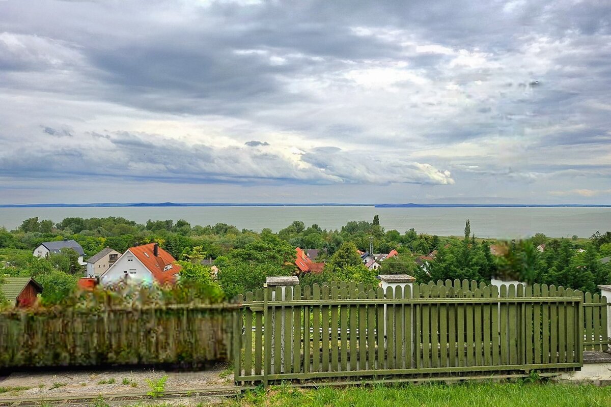 Baugrundstück mit Panoramablick auf den Plattensee in Balatongyörök ist zu verkaufen Baugrundstück mit Panoramablick auf den Plattensee in Balatongyörök ist zu verkaufen