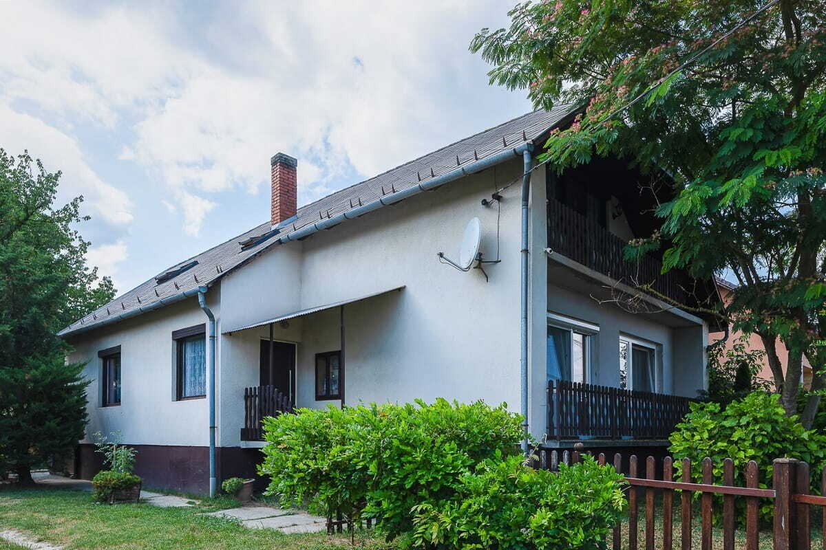 Einfamilienhaus in Thermalbadnähe 20 km weit vom Plattensee ist zu verkaufen Einfamilienhaus in Thermalbadnähe 20 km weit vom Plattensee ist zu verkaufen