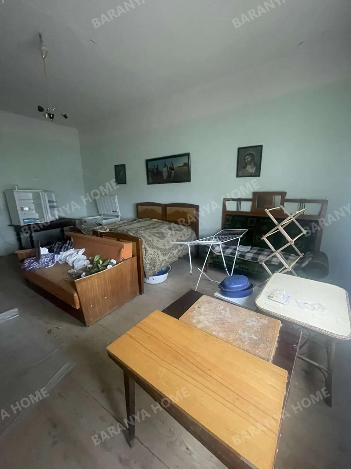 Zum Verkauf steht in Nagynyárád, in der Kossuth-Lajos-Straße, dieses 5-Zimmer-Familienhaus mit einer Grundfläche von ca. 220 qm, renovierungsbedürftig Zum Verkauf steht in Nagynyárád, in der Kossuth-Lajos-Straße, dieses 5-Zimmer-Familienhaus mit einer Grundfläche von ca. 220 qm, renovierungsbedürftig