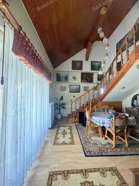 FAMILIENHAUS IN PÉC ZU VERKAUFEN - 144 M², MIT FREISTEHENDER WOHNUNG, DOPPELGARAGE FAMILIENHAUS IN PÉC ZU VERKAUFEN - 144 M², MIT FREISTEHENDER WOHNUNG, DOPPELGARAGE
