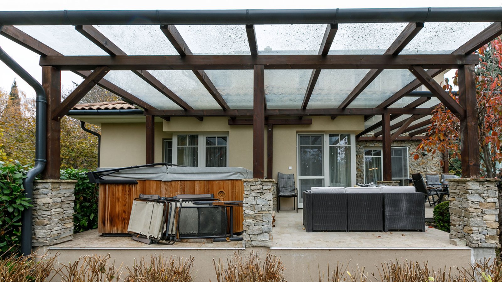 Terrasse mit Jacuzzi